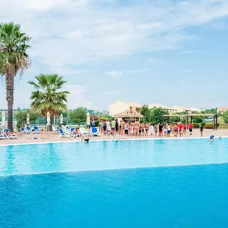 منتزه العطل Casa Vacanze Villaggio Capopiccolo *
